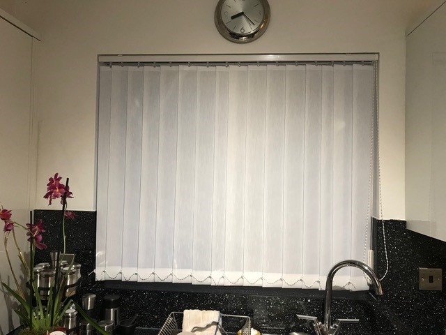 kitchenverticalblinds.jpg